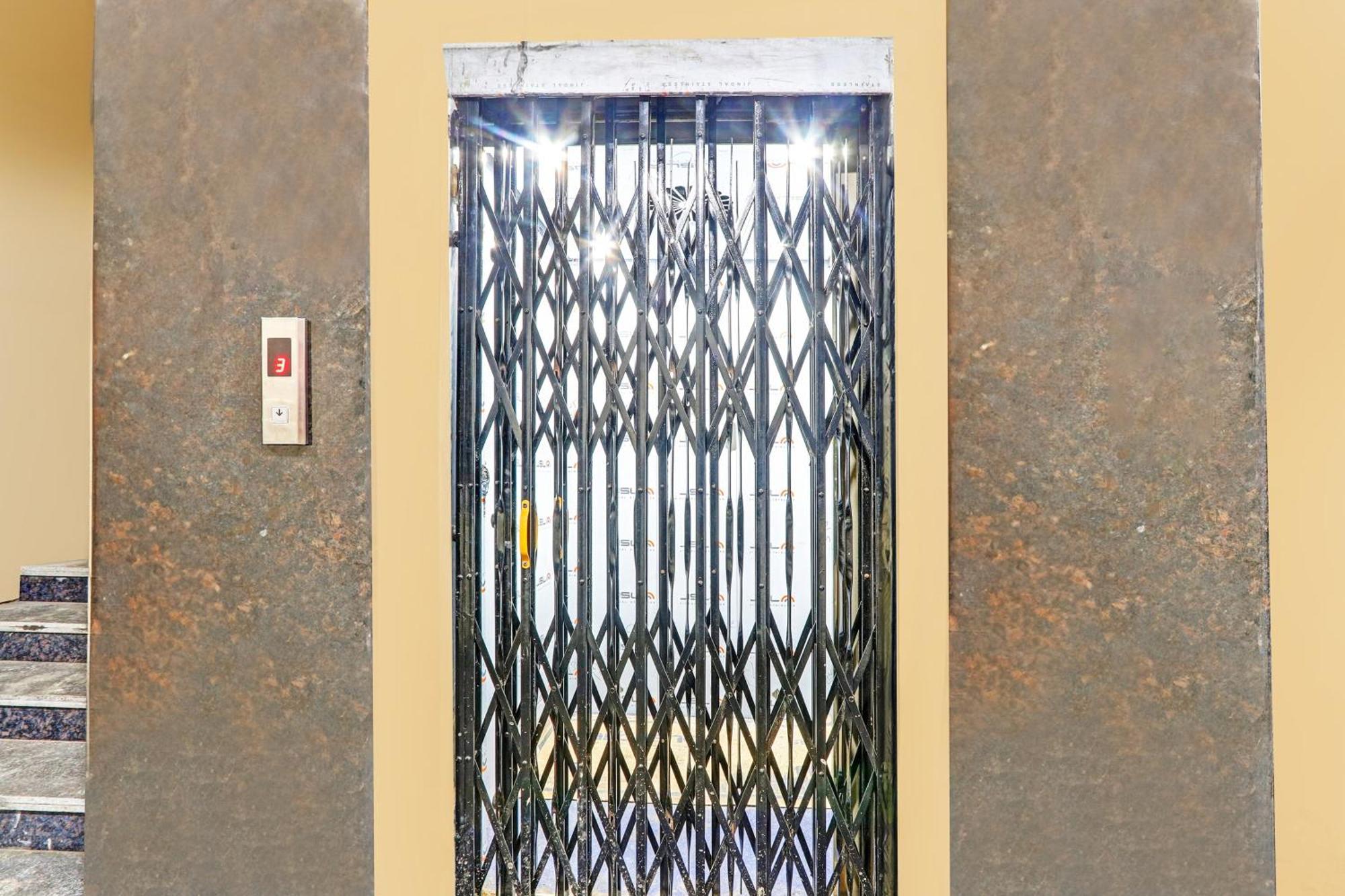 Super Hotel O Sri Vishnu Residency Kottapalli Bagian luar foto
