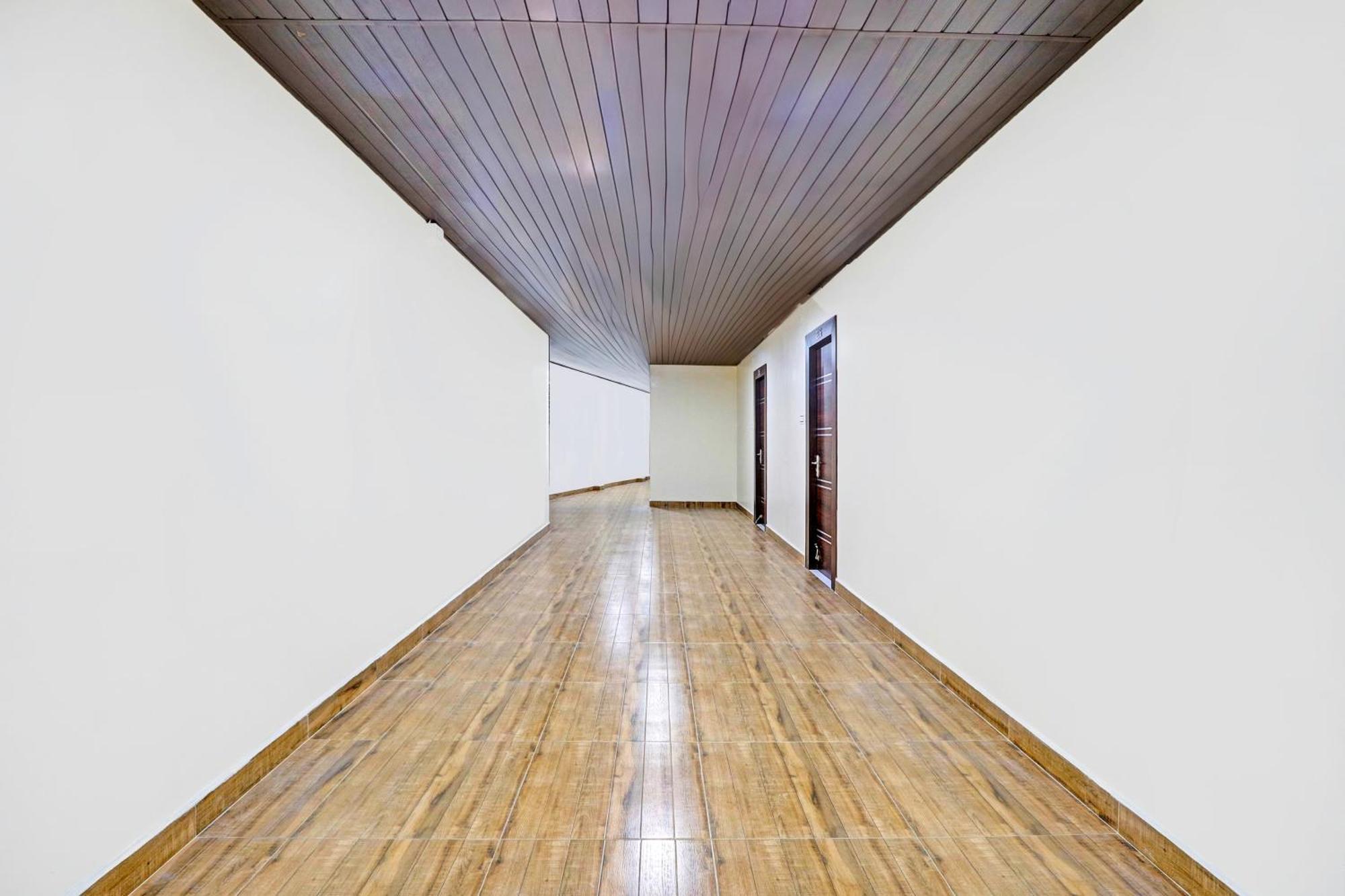 Super Hotel O Sri Vishnu Residency Kottapalli Bagian luar foto